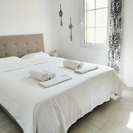 Avalon Cosy Apartments, Minimal With Shared Swimming Pool * アグラリ