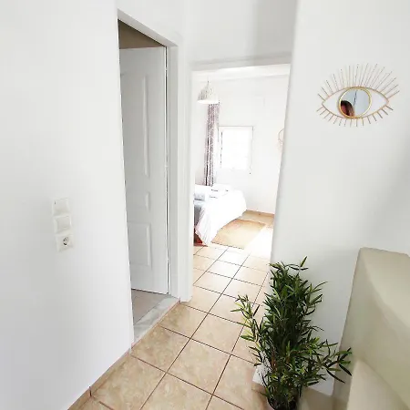 Avalon Cosy Apartments, Minimal With Shared Swimming Pool ヴィラ
