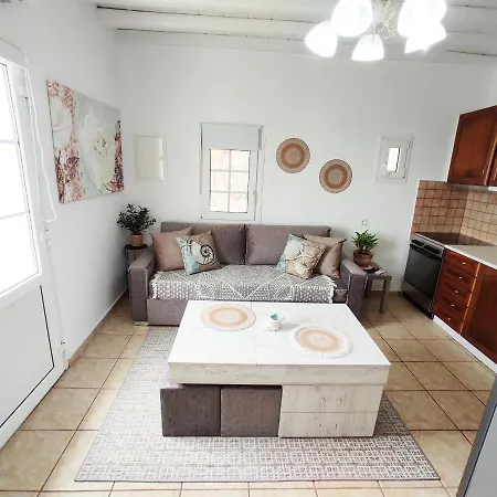 Avalon Cosy Apartments, Minimal With Shared Swimming Pool ヴィラ