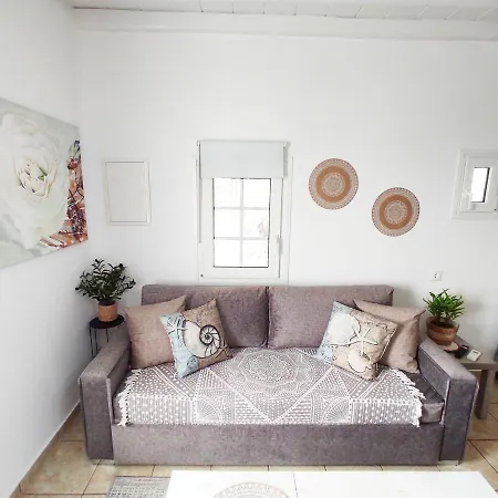 Avalon Cosy Apartments, Minimal With Shared Swimming Pool ヴィラ *