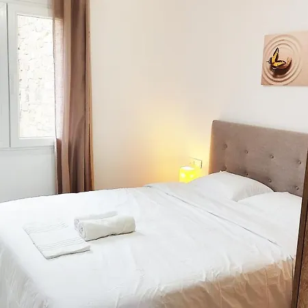 Avalon Cosy Apartments, Minimal With Shared Swimming Pool Вилла