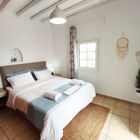 Avalon Cosy Apartments, Minimal With Shared Swimming Pool Вилла Аграри
