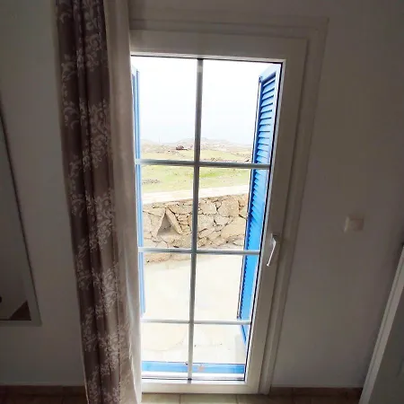 Вилла Avalon Cosy Apartments, Minimal With Shared Swimming Pool Аграри
