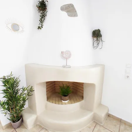 Avalon Cosy Apartments, Minimal With Shared Swimming Pool Вилла