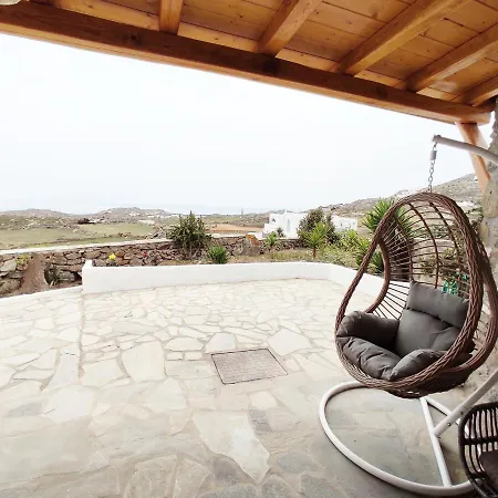 Вилла Avalon Cosy Apartments, Minimal With Shared Swimming Pool *