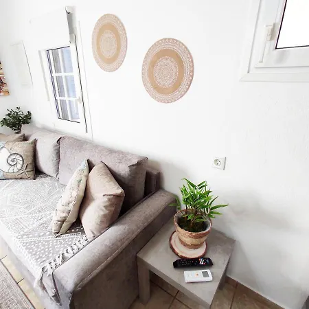 Avalon Cosy Apartments, Minimal With Shared Swimming Pool * Аграри