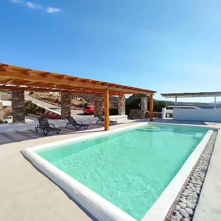 Вилла Avalon Cosy Apartments, Minimal With Shared Swimming Pool